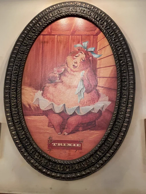 ディズニーランドのカントリーベアシアターが好き。中でも、トリキシーちゃんは推し。 