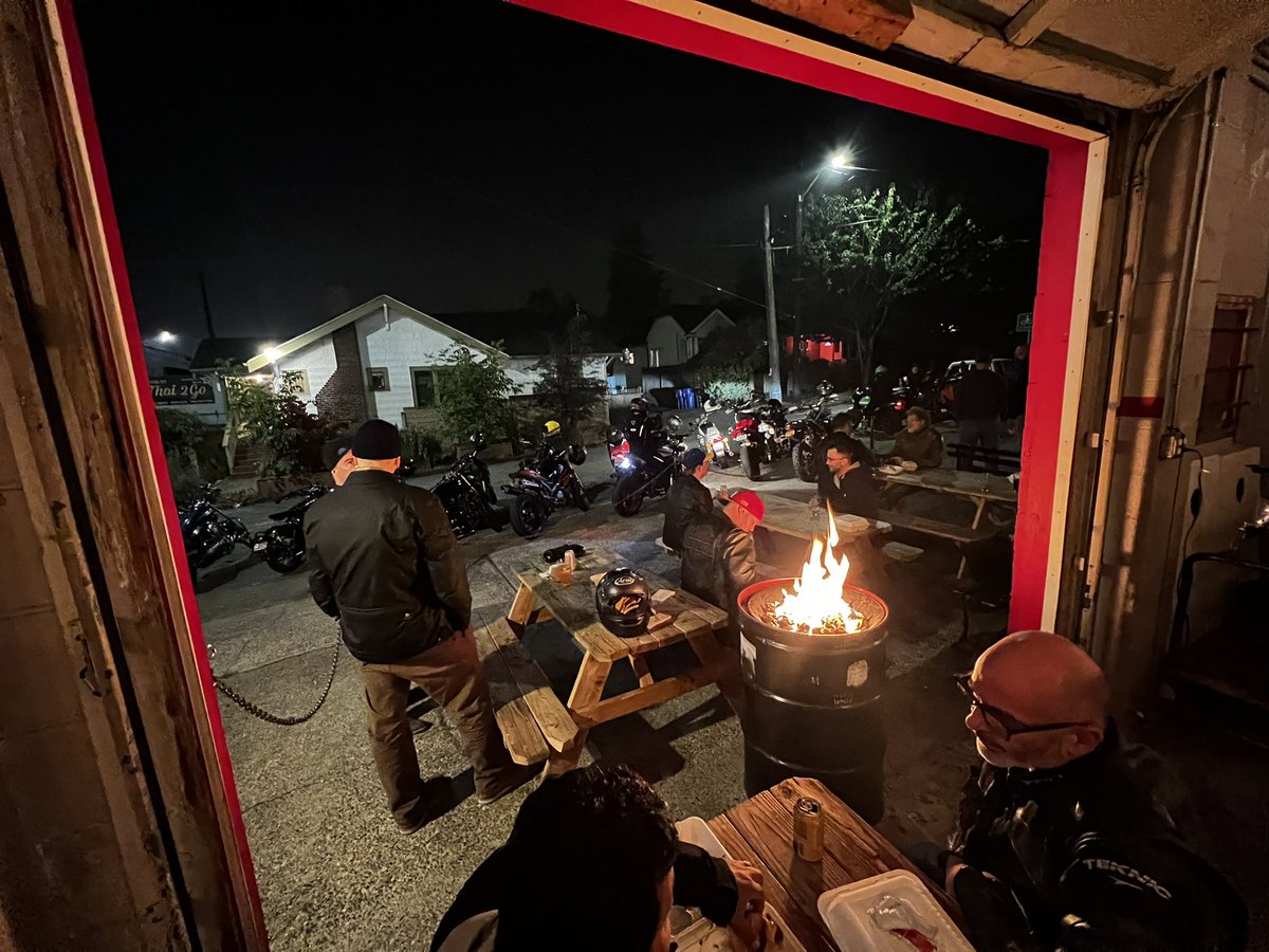OnAirJustin's tweet photo. Final #BackfireMoto night of the year for all the 2-wheeled folks willing to bare the 202 AQI for an evening. https://t.co/DV1Mwpir8v