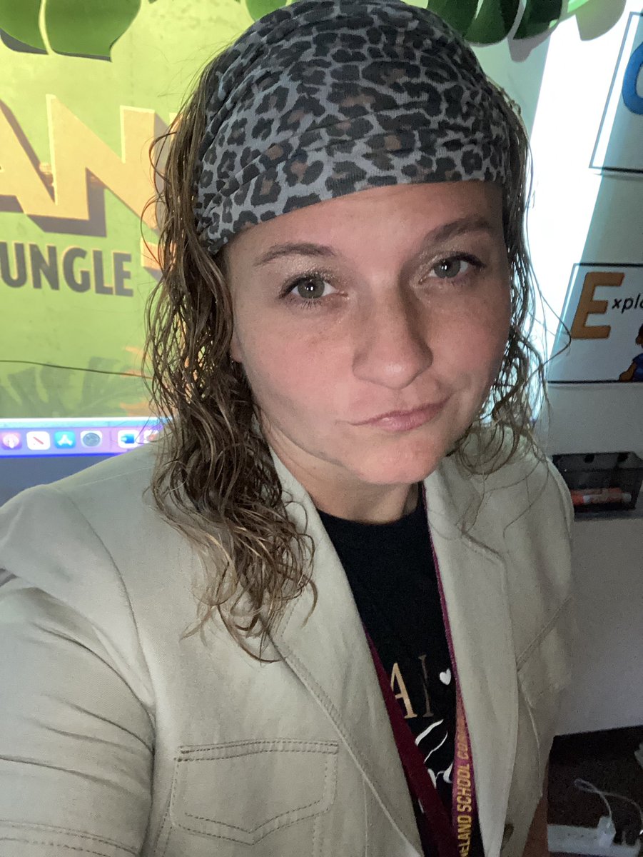 readytotrumble3's tweet photo. @heywadeking @heyhopeking  #rockyourschool2022  it looked a little different for me not having the whole school but I couldn’t not do jumanji with text features and informational writing 🐅🦍🐒🦁 https://t.co/ABm6c4BcuJ
