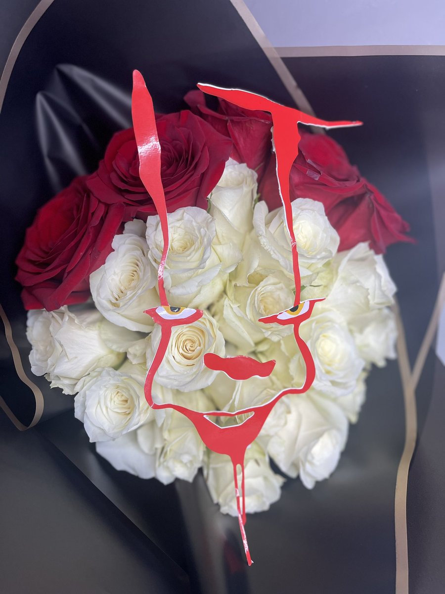 andalechuey's tweet photo. SAC AREA!! Still taking a few more orders for Halloween. In the mean time RT to win a dozen blood roses w/ your choice of sign🎃👻 https://t.co/6BLqcjTYIN