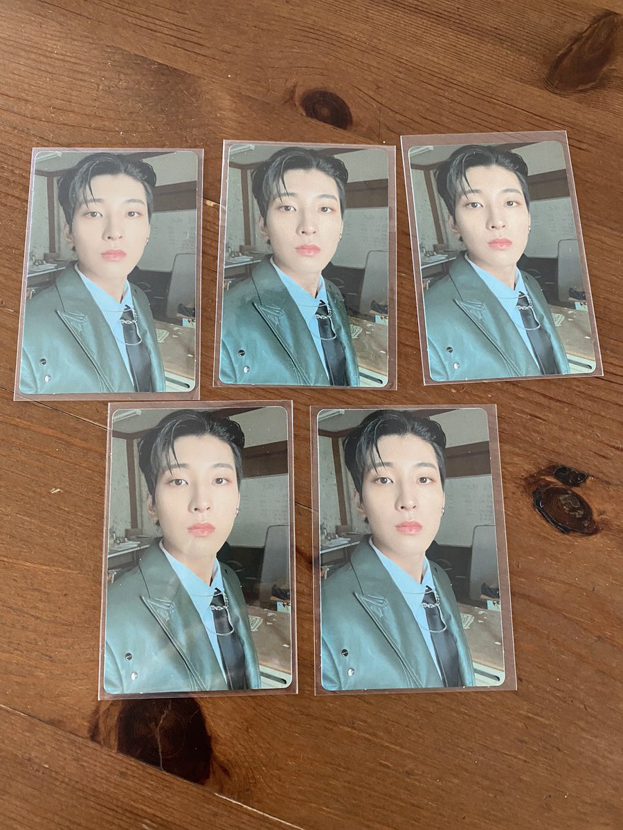 georaeyonglol's tweet photo. 세븐틴 원우 아타카 미국 타겟 미공포 양도

장당 3.5

포카 럭드 양도 페더썬 고글 포토카드 럭키드로우 위버스 사웨 캐럿반 미공포 특전 셀포 섹터 섹터17 https://t.co/7BY9WVt2v5