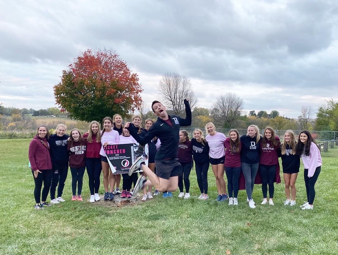 Coach_Grifjaws's tweet photo. The classic “we’re going to State” picture, version 4
🙌🤪
@DowlingXc #RollRoons https://t.co/Xon1z8Fh0K