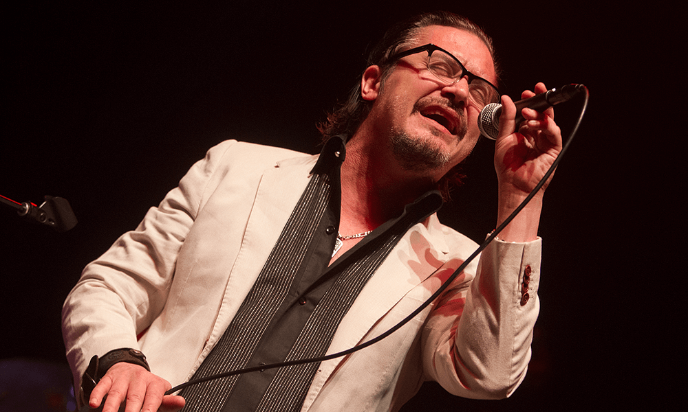 eldestape_radio's tweet photo. 🎤#AlgoBello para finalizar otra noche de la mejor manera junto a @patriciobarton y @aleturner68.
🎶Suena Mike Patton: “il cielo in una stanza”.
📺YouTube https://t.co/RSPQiEISOQ
▶️ Twitch https://t.co/GyiyR7A88a
📻 FM107.3 | AM1050
💻 https://t.co/da14gjraju https://t.co/QsxQfKp3Qk