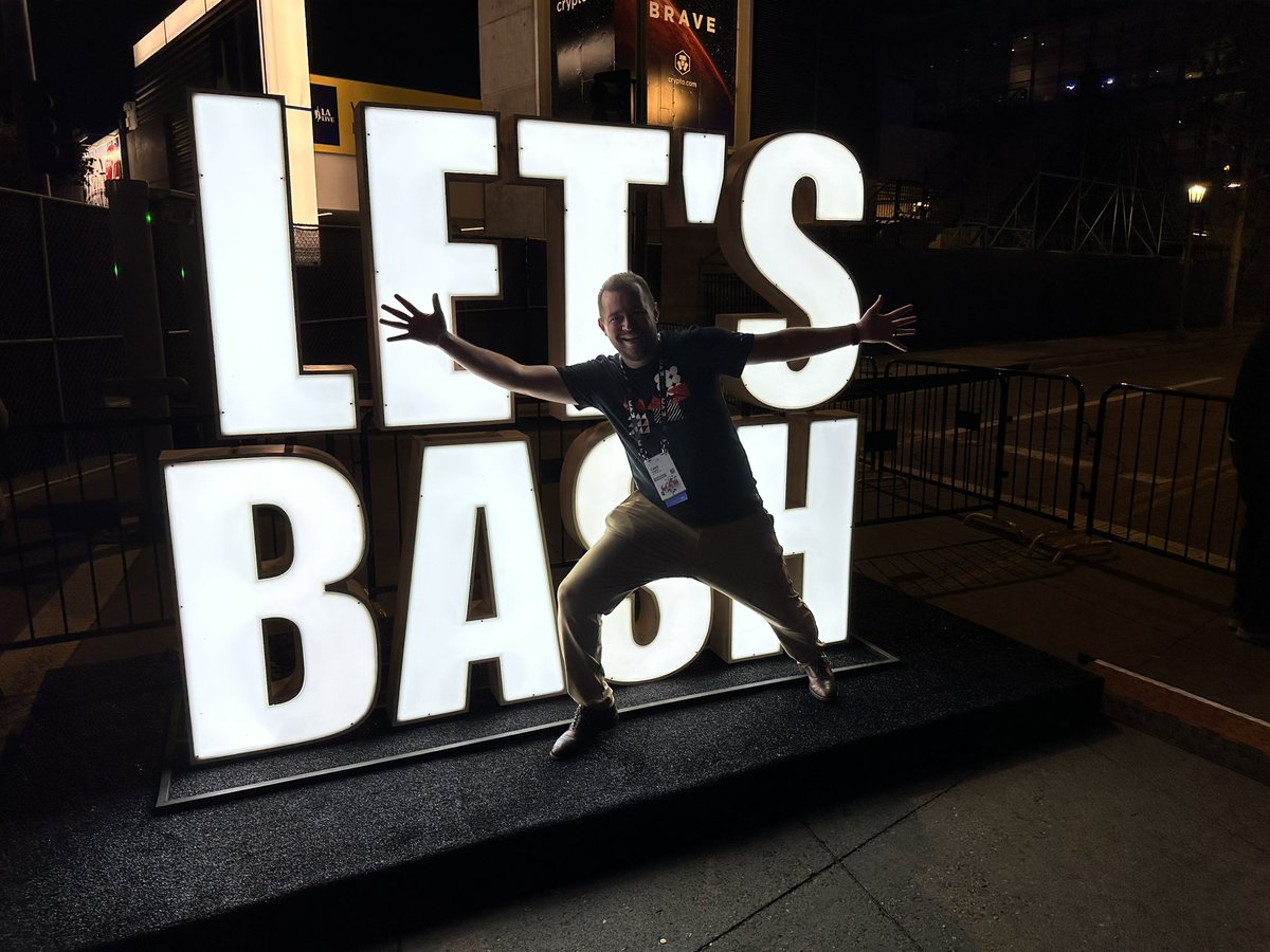 KingstonCaleb's tweet image. @twentyonepilots about to light up this #maxbash