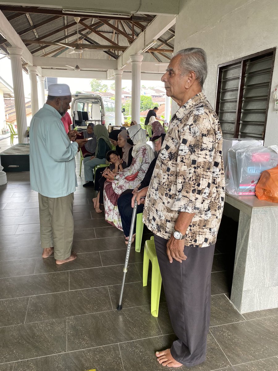 farrah_osman's tweet photo. Alhamdulillah, ramai yg mendoakan perjalanan terakhirmu, 
Senyuman terakhir dirimu sebelum dikafankan…
The last happy smile of u.. https://t.co/b2IoDa8XD6