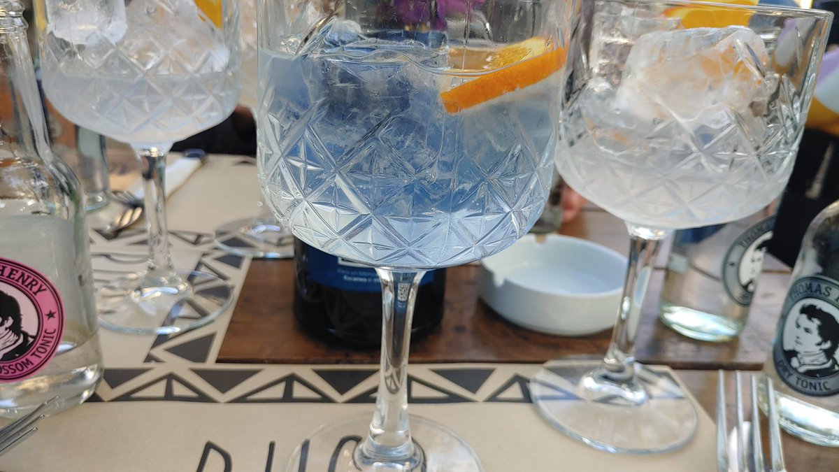 PerryFerrier's tweet photo. @carojimena Sip, con harto hielo los pidió https://t.co/UWEZPlWlqy