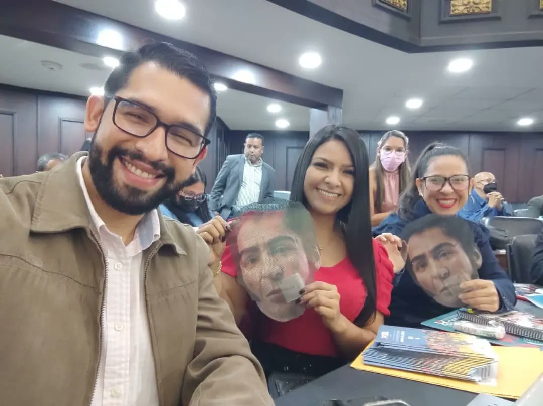 Ginkellys's tweet photo. #Ayer || #18Oct Desdela @asamblea_ven se aprobó por unanimidad la extensión de funciones de la Comisión Especial para acompañar los trabajos de recuperación en Las Tejerías, el Castaño y toda comunidad afectada por las lluvias.

#VivaElPoderPopular https://t.co/pfRp4w5EFJ