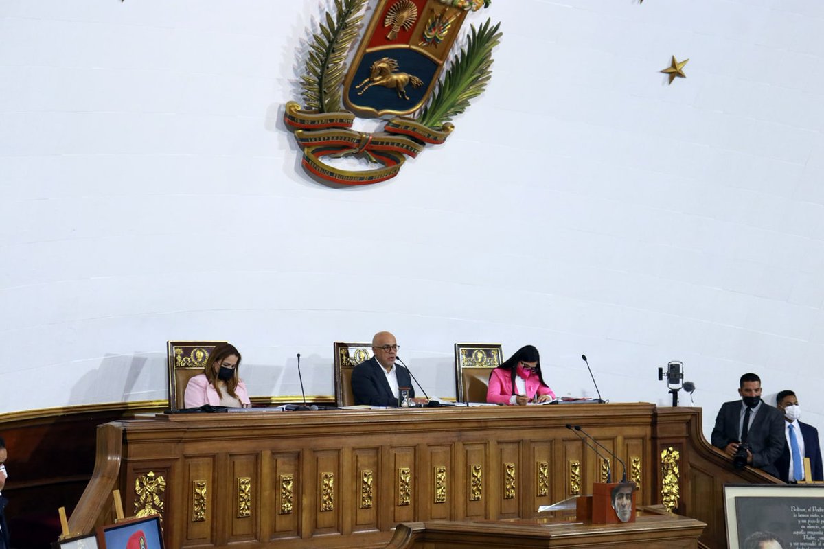 Ginkellys's tweet photo. #Ayer || #18Oct Desdela @asamblea_ven se aprobó por unanimidad la extensión de funciones de la Comisión Especial para acompañar los trabajos de recuperación en Las Tejerías, el Castaño y toda comunidad afectada por las lluvias.

#VivaElPoderPopular https://t.co/pfRp4w5EFJ