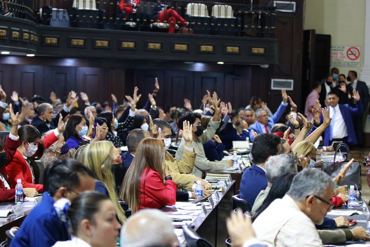 Ginkellys's tweet photo. #Ayer || #18Oct Desdela @asamblea_ven se aprobó por unanimidad la extensión de funciones de la Comisión Especial para acompañar los trabajos de recuperación en Las Tejerías, el Castaño y toda comunidad afectada por las lluvias.

#VivaElPoderPopular https://t.co/pfRp4w5EFJ