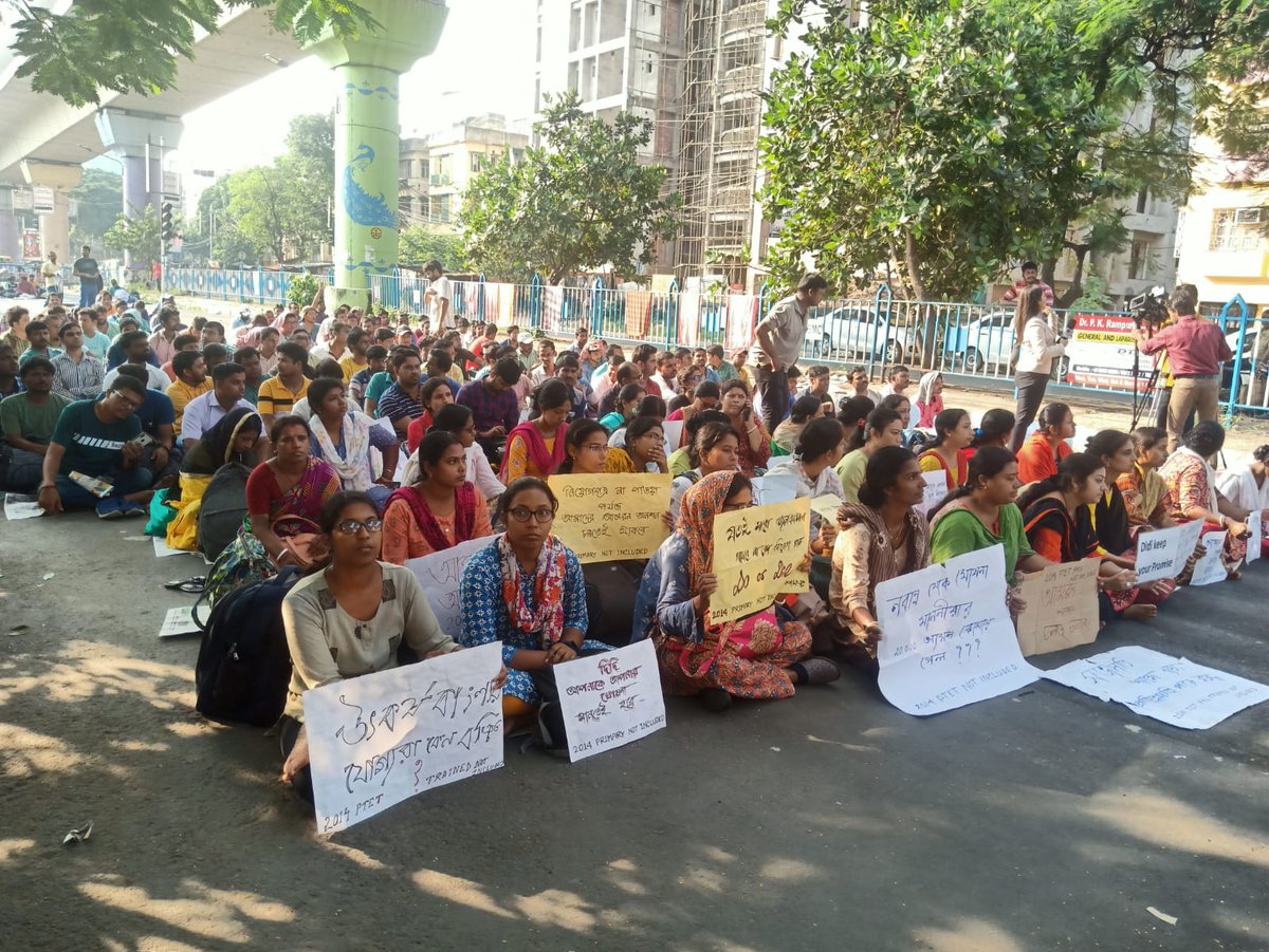hemantamahato4's tweet photo. W. B. Primary TET 2014  anasan mancha, They are fighting with the curreption of teachers recruitment https://t.co/KGlMfACWuG