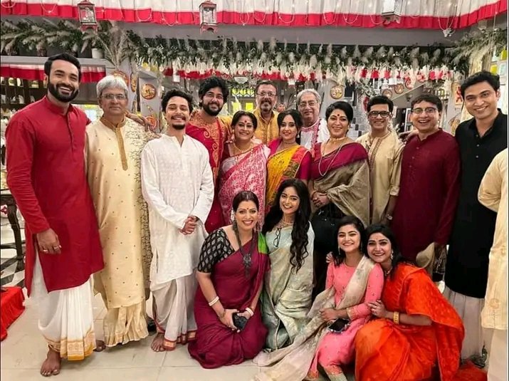 Moumita69736042's tweet photo. Please don't want any leap in "Mithai"and want to see senior characters as it is with constructive storyline  at prime slot.8.30P.M
Please give more ande more sidhai moments
#mithai #wewantmithai8pm #zeebangla #justiceformithai
@ZEE5Bangla @ZeeBanglaTv @samratghosh0510 https://t.co/ke2yNTlR0R