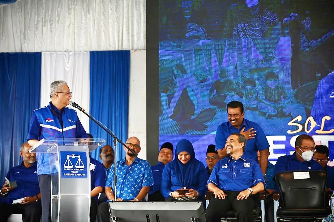 AnanthanSoma's tweet photo. Majlis Pelancaran Gerak Kerja Pilihanraya BN Negeri Kedah Sempana PRU-15 di Dataran Serdang, Pekan Serdang, Kedah.
#DrSAnanthan #TYTTSV #DSIS #MIC #Kedah #PRU15 #KeluargaMalaysia
#BarisanNasional
#KestabilanDanKemakmuran https://t.co/Ku6CNUQu95