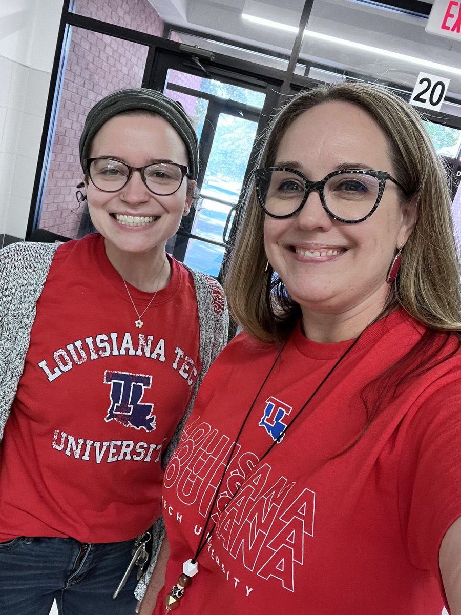 Twinning with Taylor repping her Alma mater, <a href="/LATech/">Louisiana Tech University</a> on AVID/College Wednesday <a href="/Fossil_Hill/">Fossil Hill</a>! #AVID4College