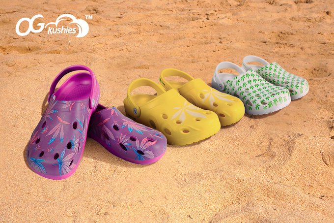 OGKushies's tweet photo. These fashionable 420 clogs can increase your sole's comfort without sacrificing style! 🍄
Shop here: https://t.co/8ezbmgQEIs

#StonerFam #OGKushies #Kush #cannabisindustry #cannabisculture #CannabisNews #stonerbabes https://t.co/51838lF0PA