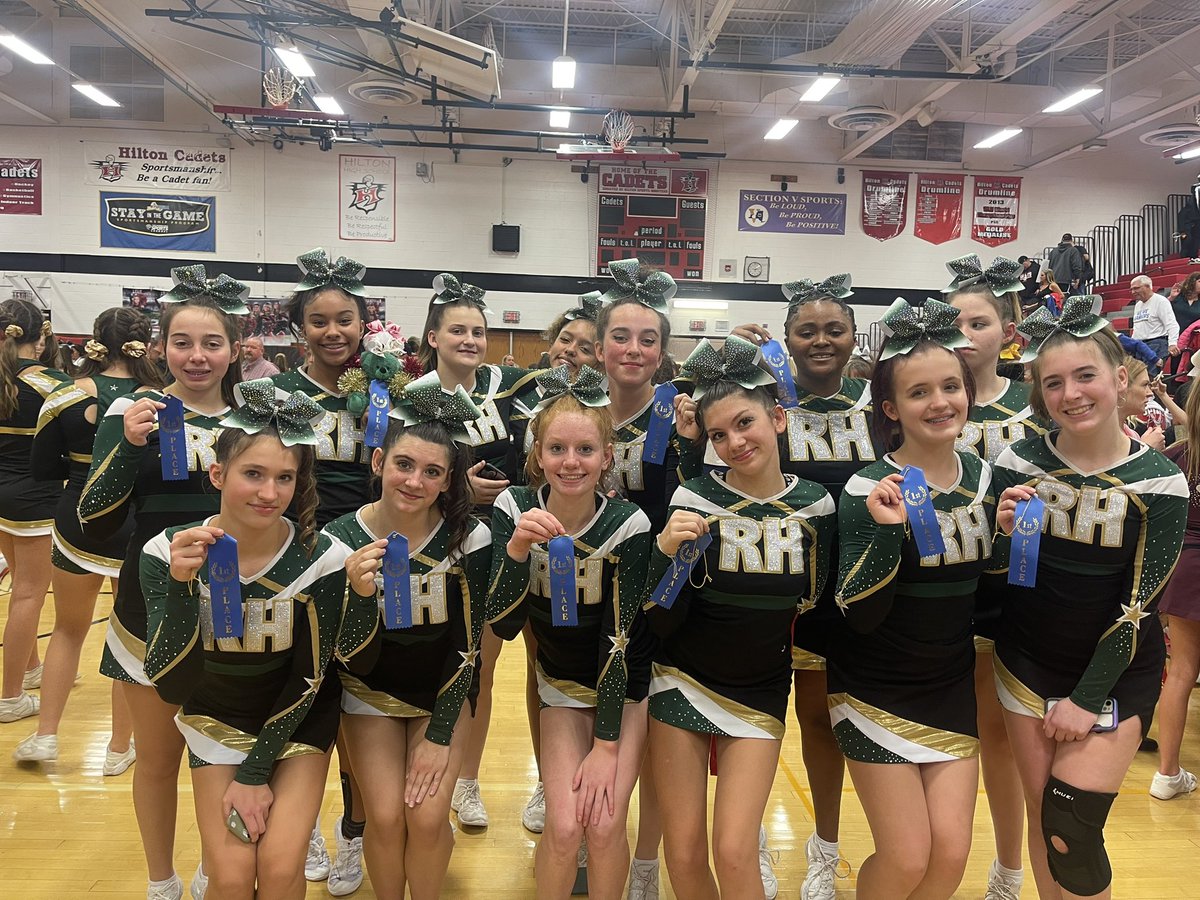 Congrats to JV on a first place finish at their first competition! We’re so proud of you all! 💚💛👑