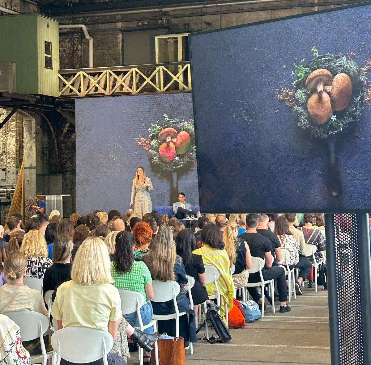 purpose__conf's tweet photo. "Half of the world's crops are fed to animals and not humans" Katrine Fox @fablefoodco https://t.co/cRalwMd8vz