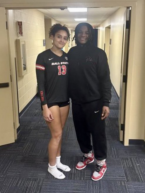 BHSvolleyball_'s tweet photo. Two Bolingbrook Legends Right Here 👇👇👇 #AlwaysARaider @captaintc23 @mitchem_6 https://t.co/QpaU2TASUE