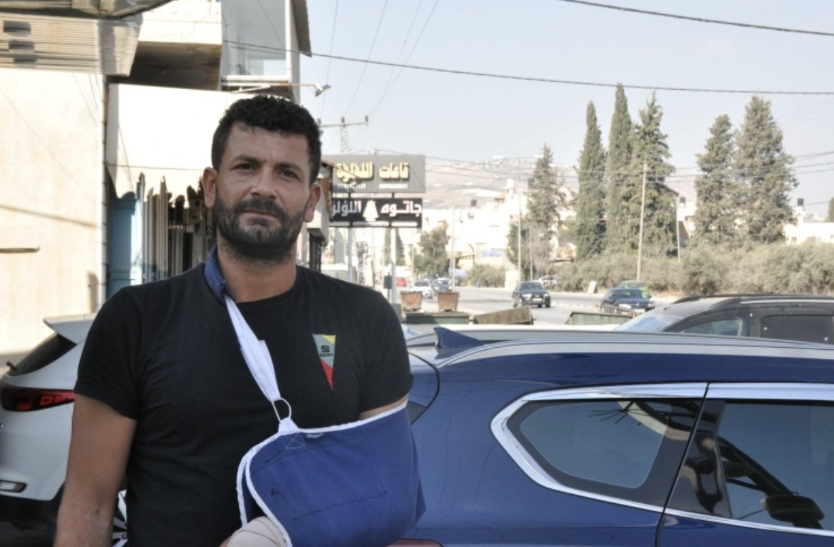 AJEnglish's tweet photo. Israeli settlers have carried out increased attacks in Nablus amid army siege https://t.co/pU70440mvi https://t.co/ufVI1rVWzn