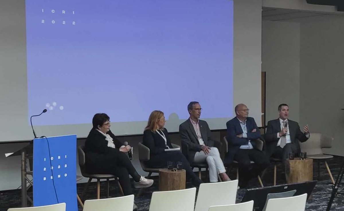 A discussion on the extremely important issue of #ClimateChange and what mitigation solutions the #ResearchInfrastructures  can offer is now in full motion at <a href="/ICRI2022/">ICRI2022</a>, moderated by #ESFRI EB member Gelsomina Pappalardo.