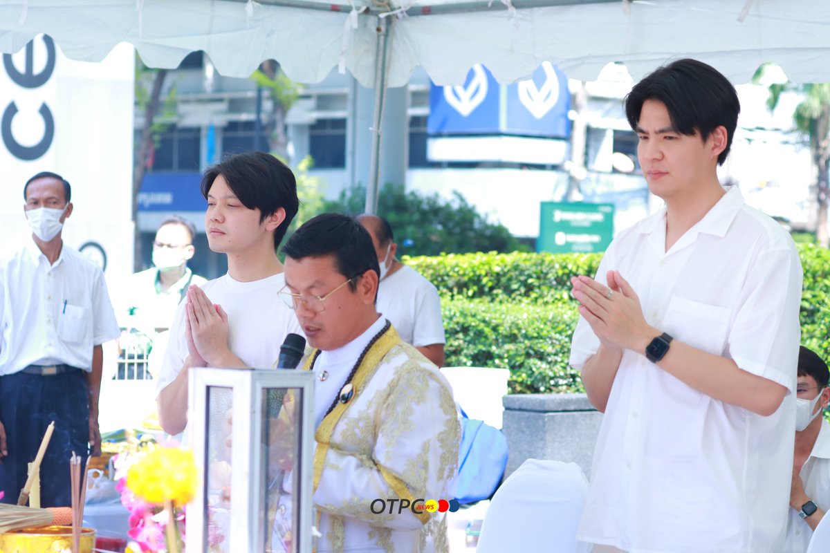 otpcnews's tweet photo. บรรยากาศงานบวงสรวงเปิดตัวซีรีส์เรื่องแรก “ค่อยๆรัก STEP BY STEP”

 #uppoompat #BenBunyapol #bbenlk #ManTrisanu
#DeeHubHouse #JustUp
#ค่อยๆรัก #StepByStep #บวงสรวงค่อยๆรัก https://t.co/vZhXHN4RgG