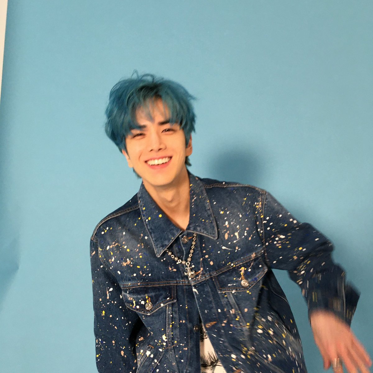 You are getting even more photos of me that were taken during my photoshoot with Y Magazine! I loved every single outfits I wore that day, especially this one! This jacket reminded me of the galaxy. And just like the galaxy, my love for you doesn't know any limit, The B. 💙