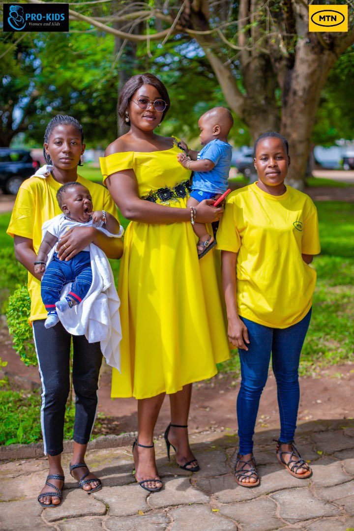 MTNCotedIvoire's tweet photo. Nous continuons d’impacter des vies par la Fondation @MTNCI. Le 7 octobre, en collaboration avec l’ONG PRO KIDS, nous avons contribué à former 50 jeunes filles mères de la ville de DALOA à l'artisanat, la gestion de projet &amp; au digital en vue de leur #autonomisation. #ProGirls https://t.co/IEMOiCr8XX