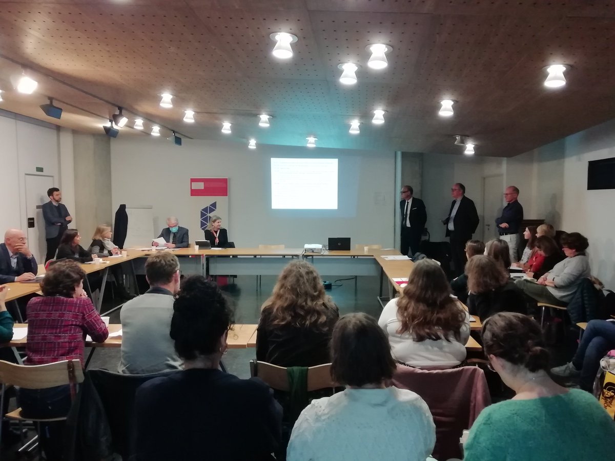 MuseesGrandEst's tweet photo. 😃 Début de notre journée professionnelle sur les réserves de nos musées du Grand Est #museesgrandest @regiongrandest merci @VilledeReims pour leur accueil https://t.co/3a61chZCD7