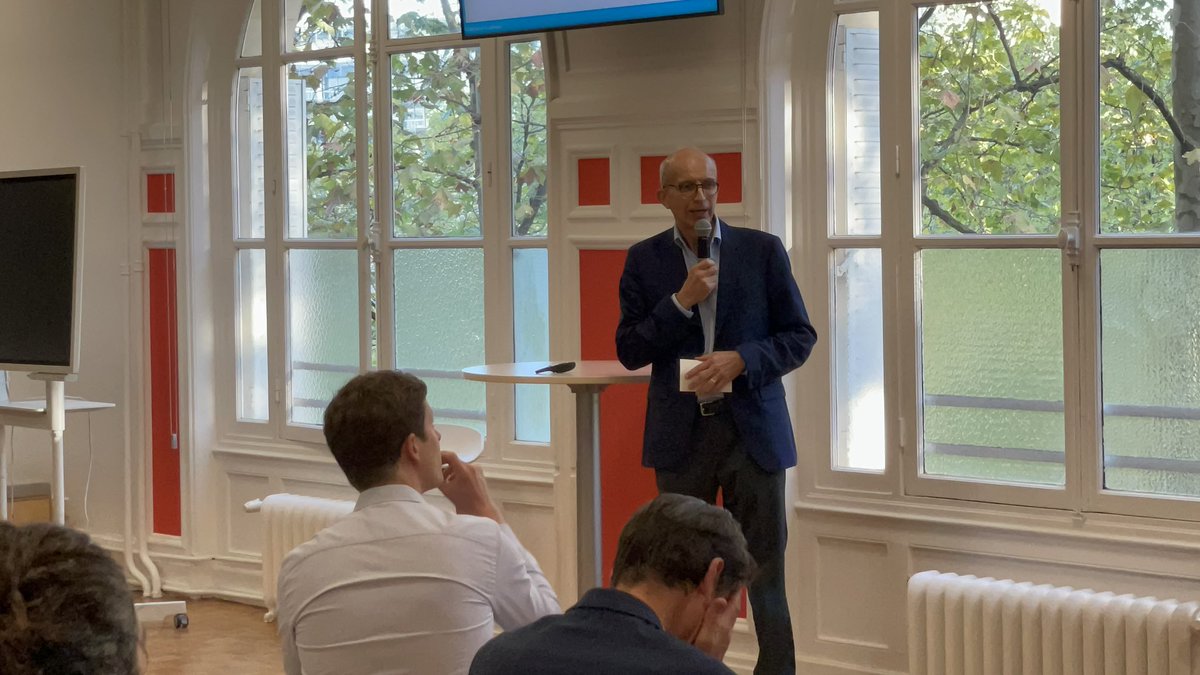 Agence_IT_Gouv's tweet photo. Ouverture du #Hackathon sur le thème des aires de livraison porté par la Fabrique de la logistique et l’Agence de l’innovation pour les Transports #logistique #innovation @JM_Genestier https://t.co/aqHKt6pjlz
