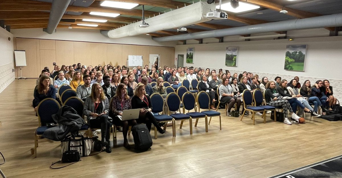 BDOFrance's tweet photo. [#BACKTOSCHOOLS] Lancement de nos Schools #EC / #ESRH cette semaine !

➡ 3 jours de formation #softskills pour 150 collaborateurs au @chateauform berges de seine

Un cadre convivial pour développer les compétences des participants 💡 https://t.co/MB8xG9vwtq
