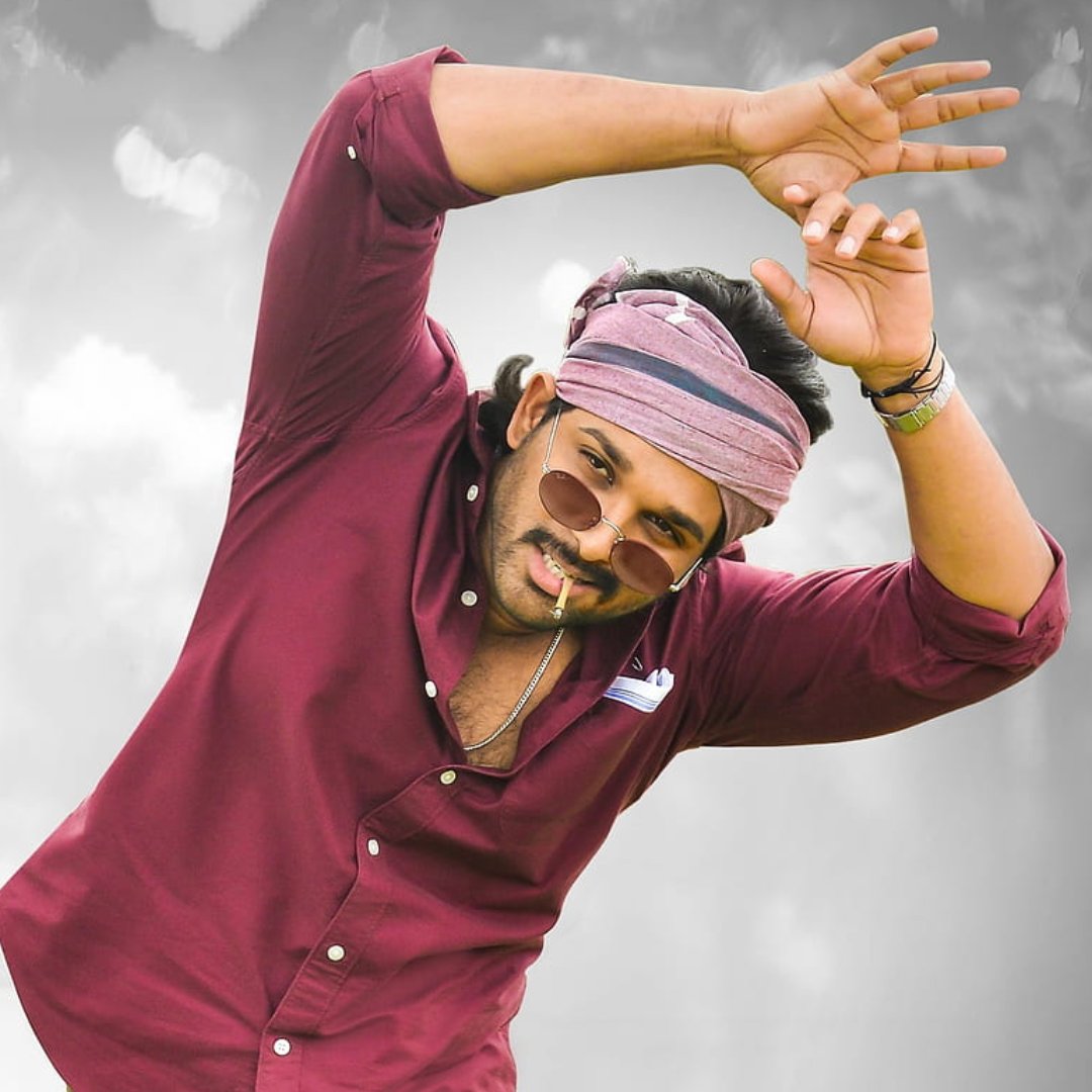 Alluarjunonlin3's tweet photo. @Alluprashanth9 @alluarjun https://t.co/ewG8gX1bYs