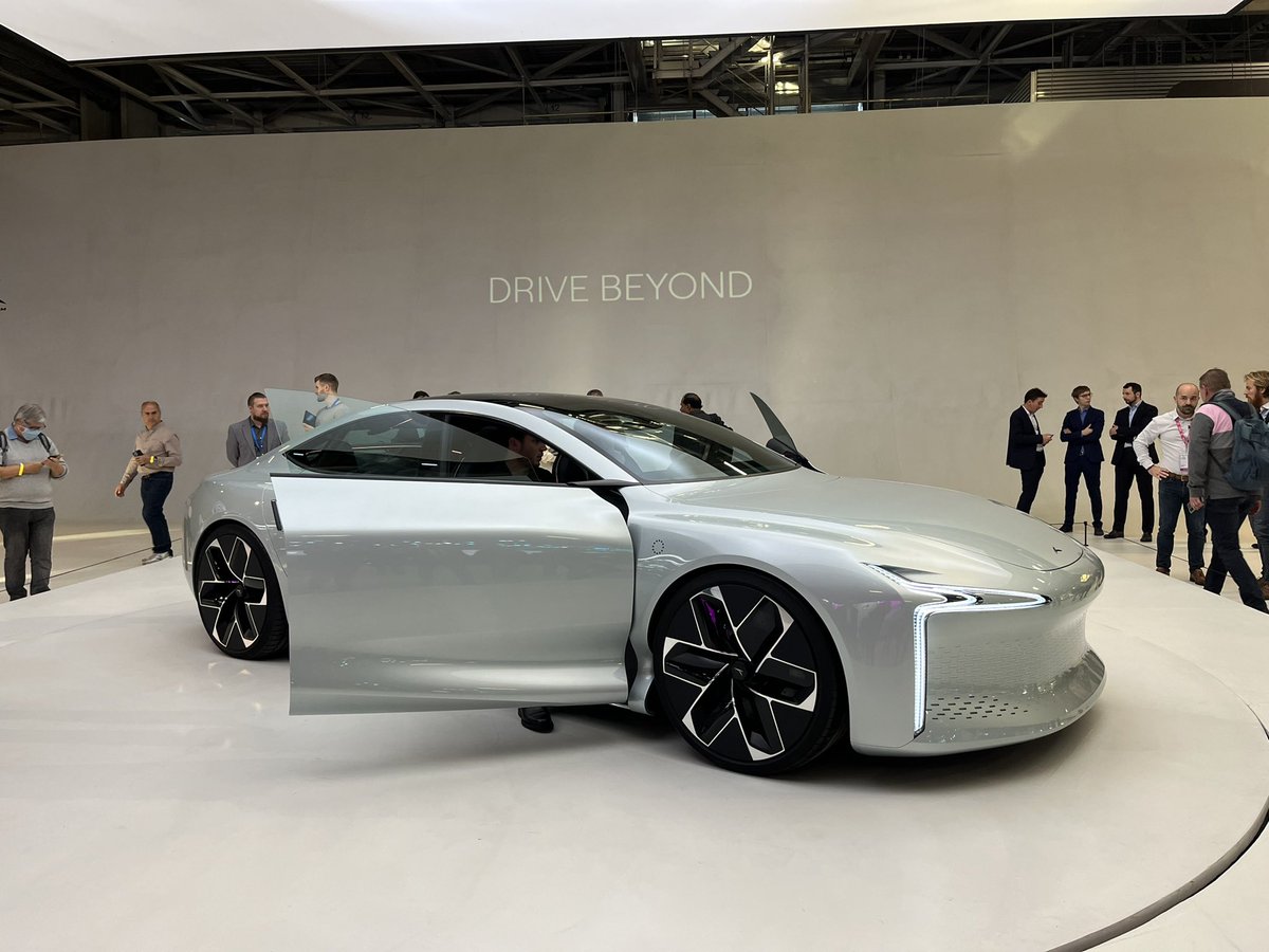 Wouaou. French hydrogen car Hopium at salon de l’auto! Amazing