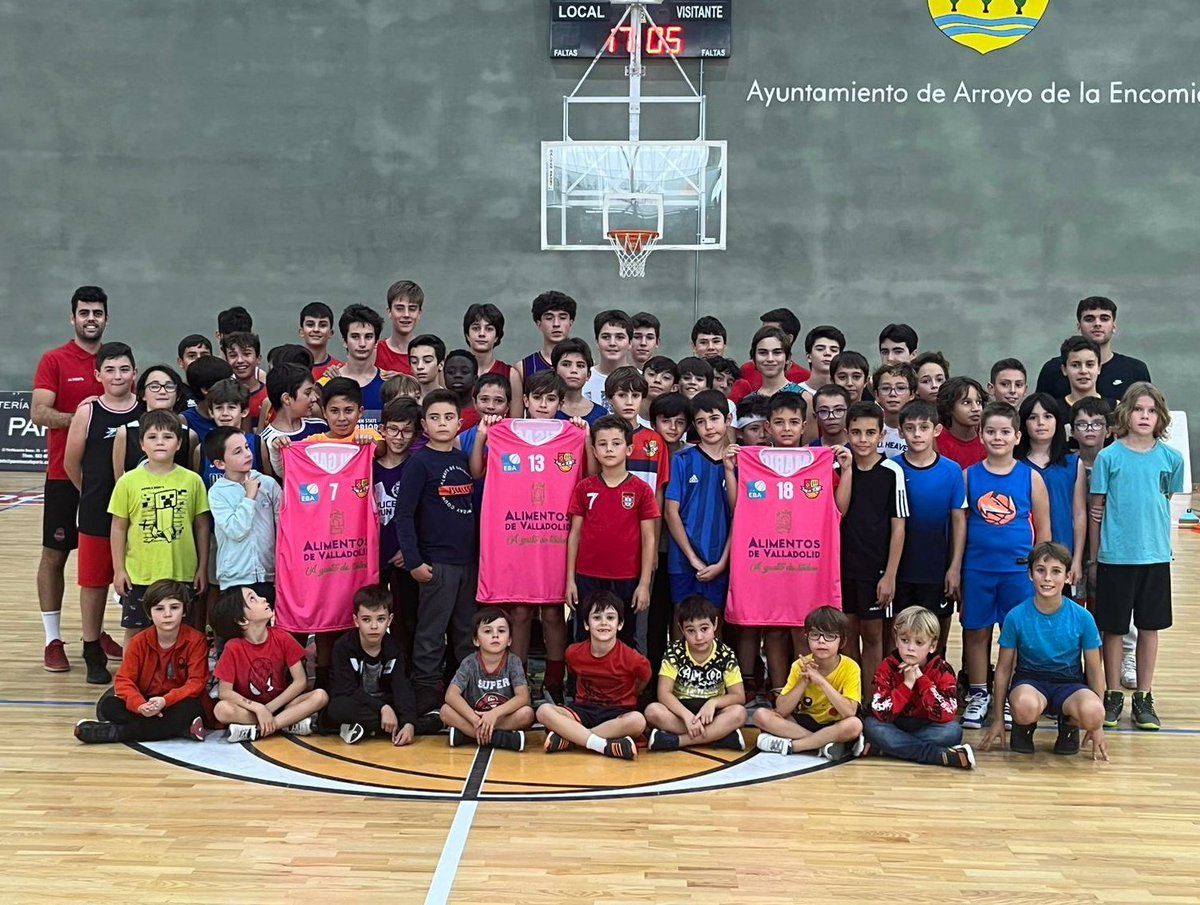 cblaflecha's tweet photo. #ElRosaMasQueUnColor 💝

Varios de los jugadores del EBA se han pasado en la tarde de ayer por los entrenamientos para invitar a todos los jugadores del club a asistir al partido de este sábado y colaborar con la causa😍.

¡¡Estas a tiempo de pujar por tu camiseta!!💪🏻 https://t.co/xktt5jme3X