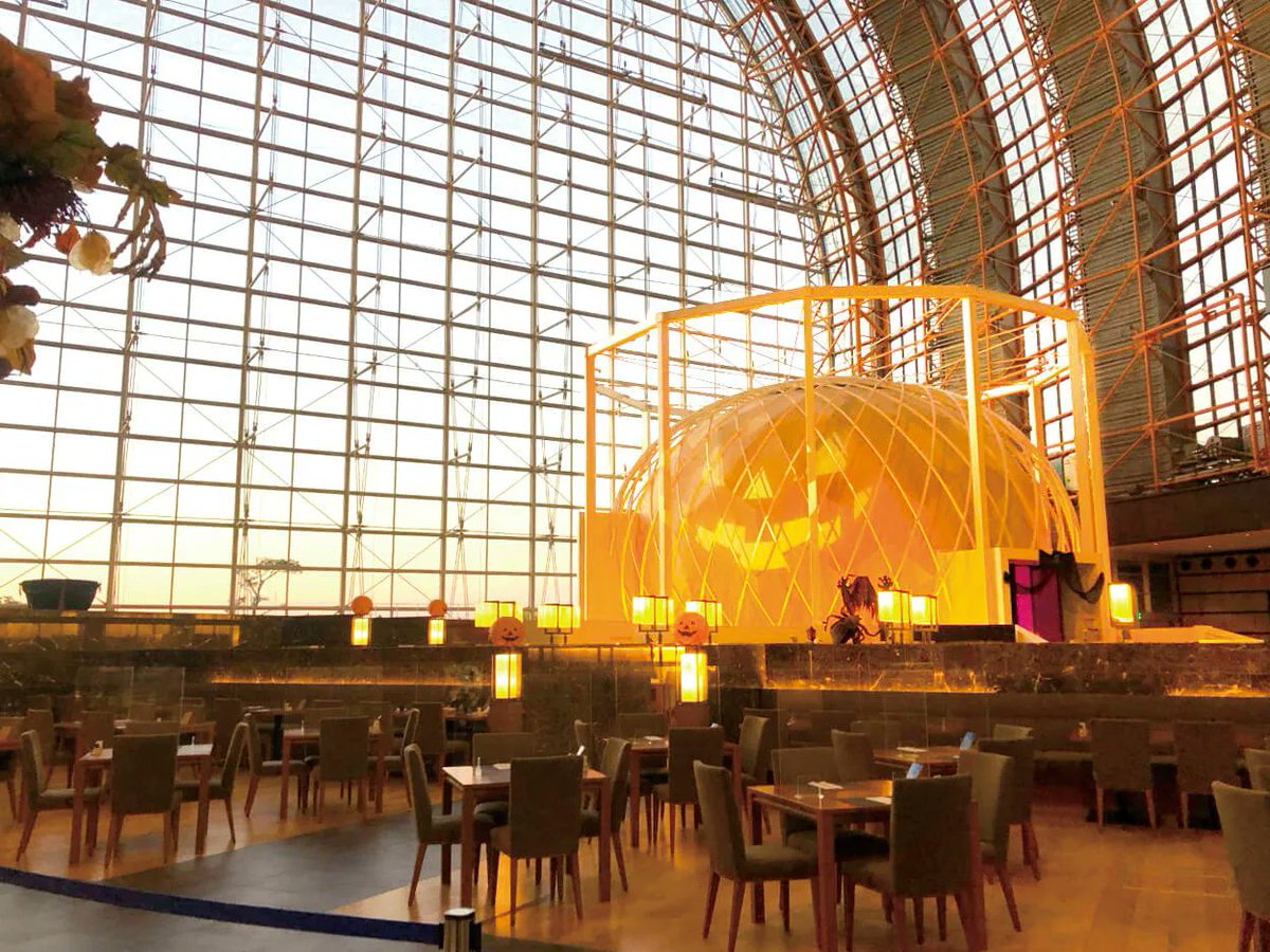FukuokaNow's tweet photo. Halloween is approaching and where better to get into the mood than the Hilton Fukuoka Sea Hawk’s Halloween Sweets Buffet! Events for the kids too!
https://t.co/LWd4ROAeZw
#hiltonfukuokaseahawk #halloween #sweetsbuffet #fukuokasweets #fukuokahalloween @hiltonfukuokaco https://t.co/DJP3VxTW6u