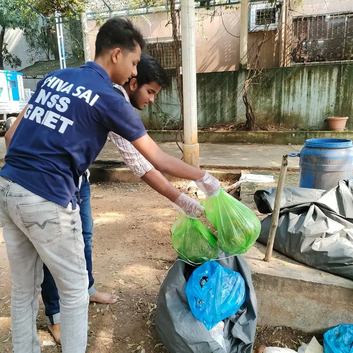 NSS_Griet's tweet photo. On 19th October,Team NSS has taken part in  "CLEAN  INDIA  CAMPAIGN " at miyapur bus depot and saraswati temple-kphb.NSS volunteers undertaken  cleaning  activities at public places actively. It was a successfull event.

@_NSSIndia https://t.co/hVcTFQg6sc