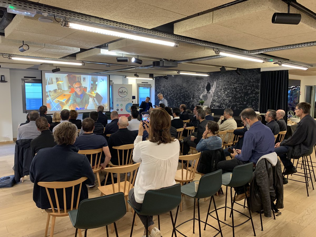 in4reg's tweet photo. Démarrage du séminaire la #dsi moteur de l’innovation ! By @adnouest  chez @realites https://t.co/TNeE2FlQ0G