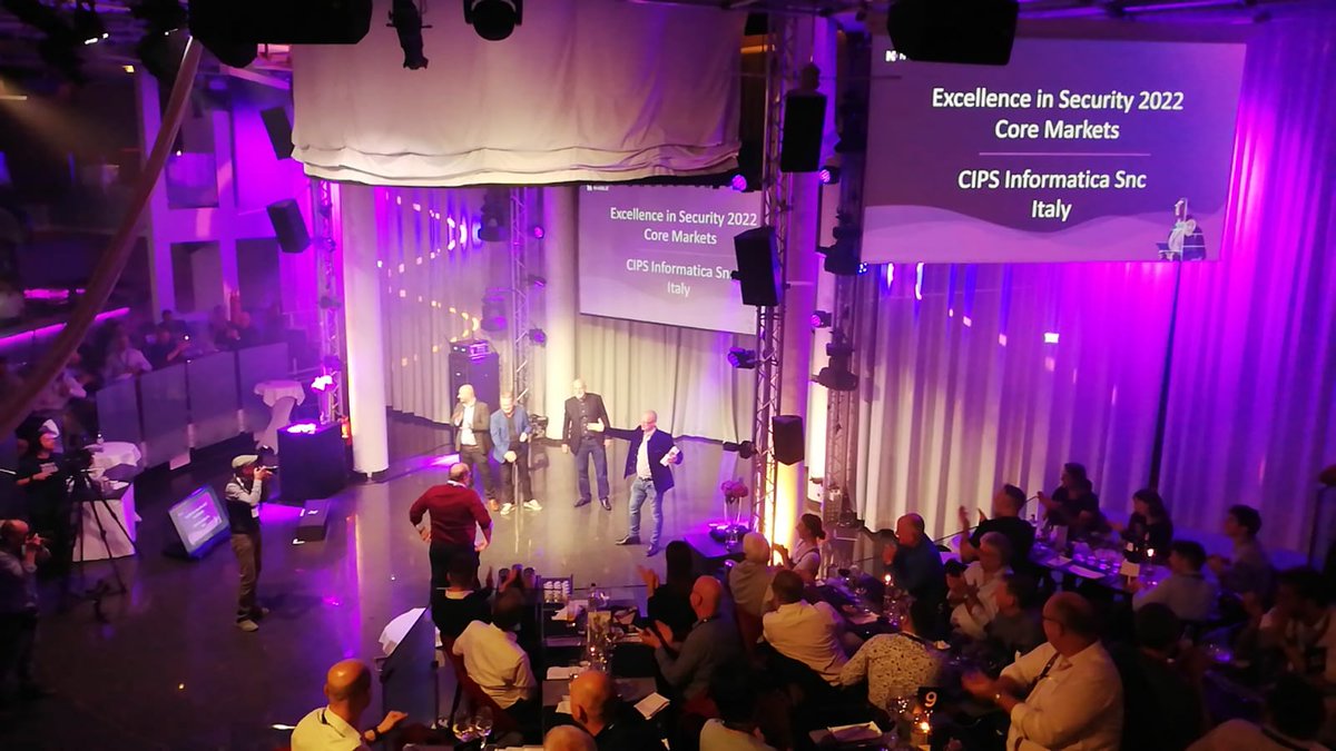 CipsInformatica's tweet image. 🟣 | Dal palco della &quot;2022 @Nable Distributor Conference&quot; un importante riconoscimento per @CipsInformatica come eccellenza in sicurezza per l’anno 2022 nei mercati principali.

A ritirare il premio il nostro #CEO, @MenichettiMario  

👏🏼 Grazie @Nable! | #WeAreCIPS