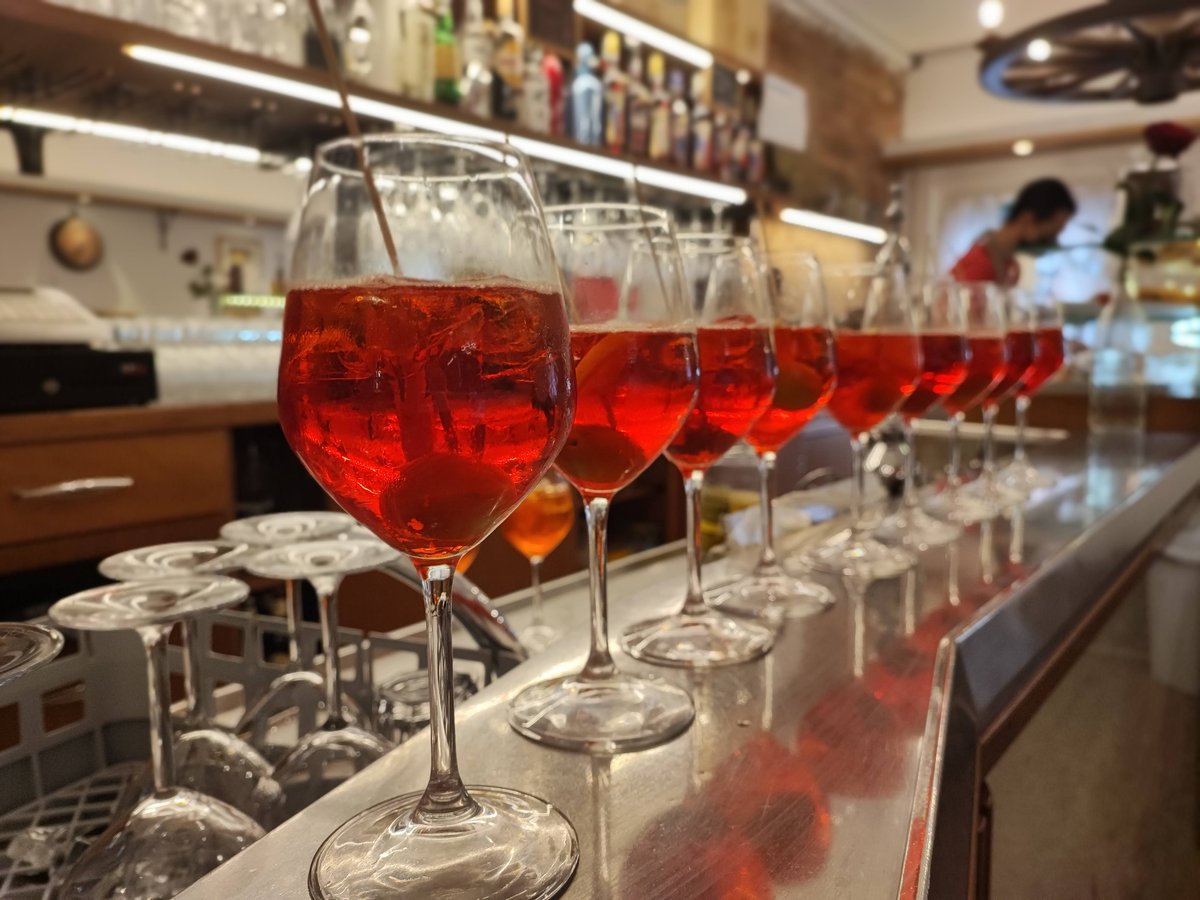 AziendeCantina's tweet photo. È sempre tempo di Spritz qui da noi! / It's always Spritz time here with us! / C'est toujours l'heure du Spritz ici avec nous !
#cantinaaziendeagricole #spritztime #spritzlife #spritzlovers #bar #osteria #bacaro #venice #venezia #venise #bacaroveneziano #bacarivenezia https://t.co/zz5qhBFqPw