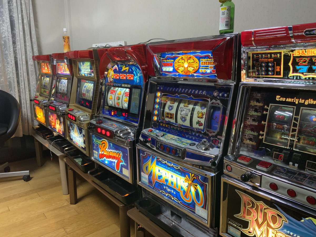 yonngouki's tweet photo. #喫茶4号機
導入機種
#メフィスト
#バイオメサイア
#スペースバニー
#ジュピタークィーン
#不二子
#黄金神
#花火
#BーMAX
#スーパーブラックジャック
#サンダーV
#レッツ
#グランシエル
#信長の野望
#ワードオブライツ
#JAPAN2
#タコスロ
#バジリスク2 https://t.co/v4PuGakrGj