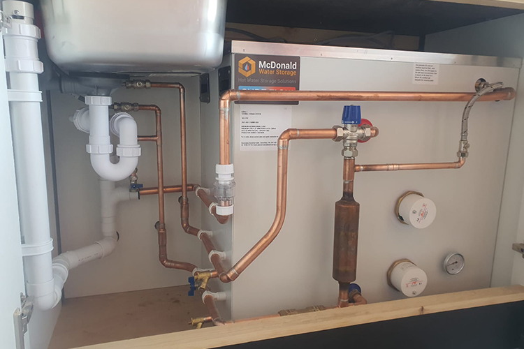 eco_hotwater's tweet photo. The CUBEflow thermal store came into its own when a hot water storage unit was required for new student accommodation.

Maximising the space available was a problem that required solving by the installer.

For full story see https://t.co/h5xFUnHaLZ

#netzero #thermalstore https://t.co/uzBZSO3WxU