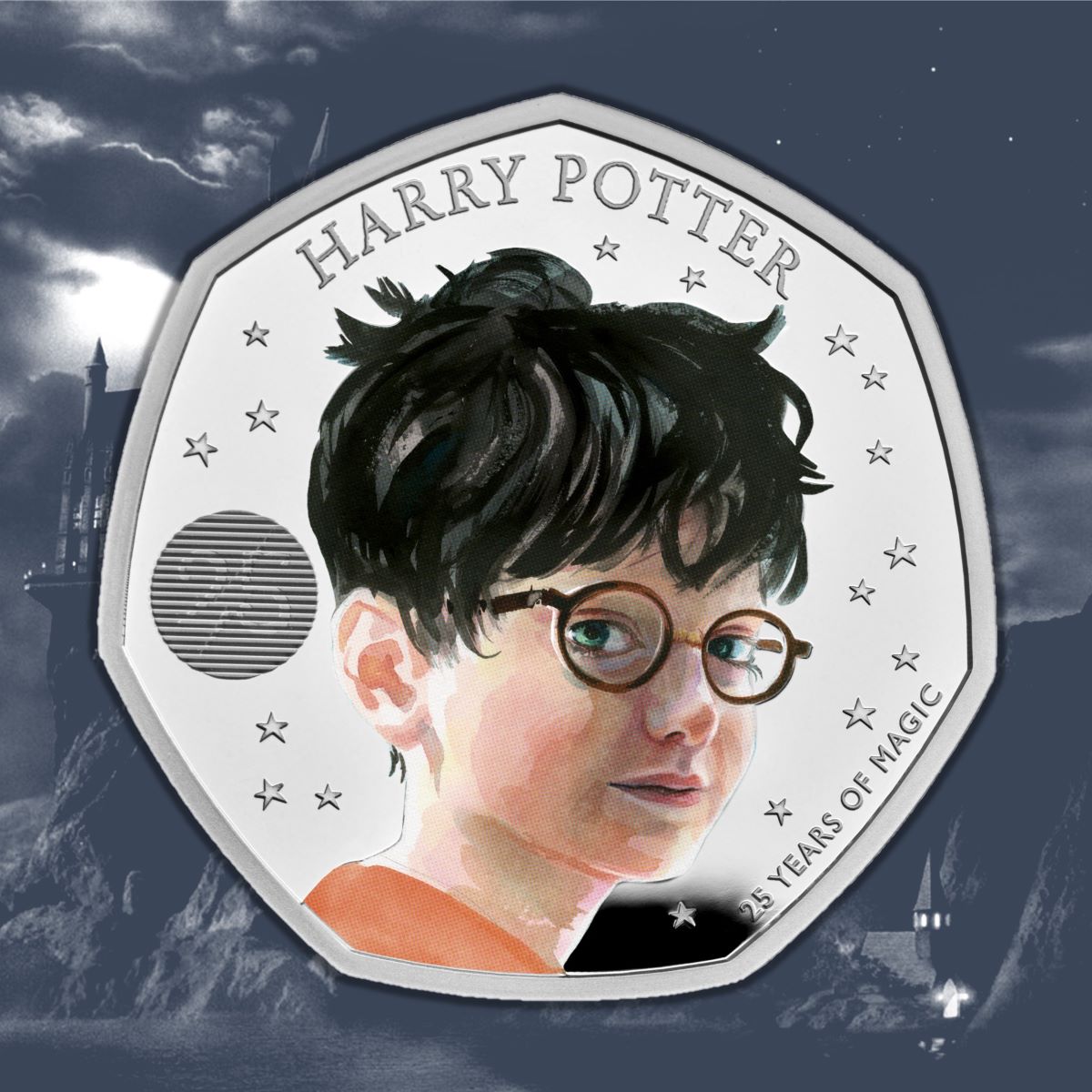 BritanniaCoinCo's tweet photo. Accio #HarryPotter 50p! We've conjured up a limited supply of the first #25YearsOfMagic coins from #TheRoyalMint (inc. gold, silver, coloured editions and BUnc coins) are online right now, all featuring #FfionGwillim's portrait of #TheBoyWhoLived 👉 https://t.co/AnHDb271v7 https://t.co/7tjUqZRmrD