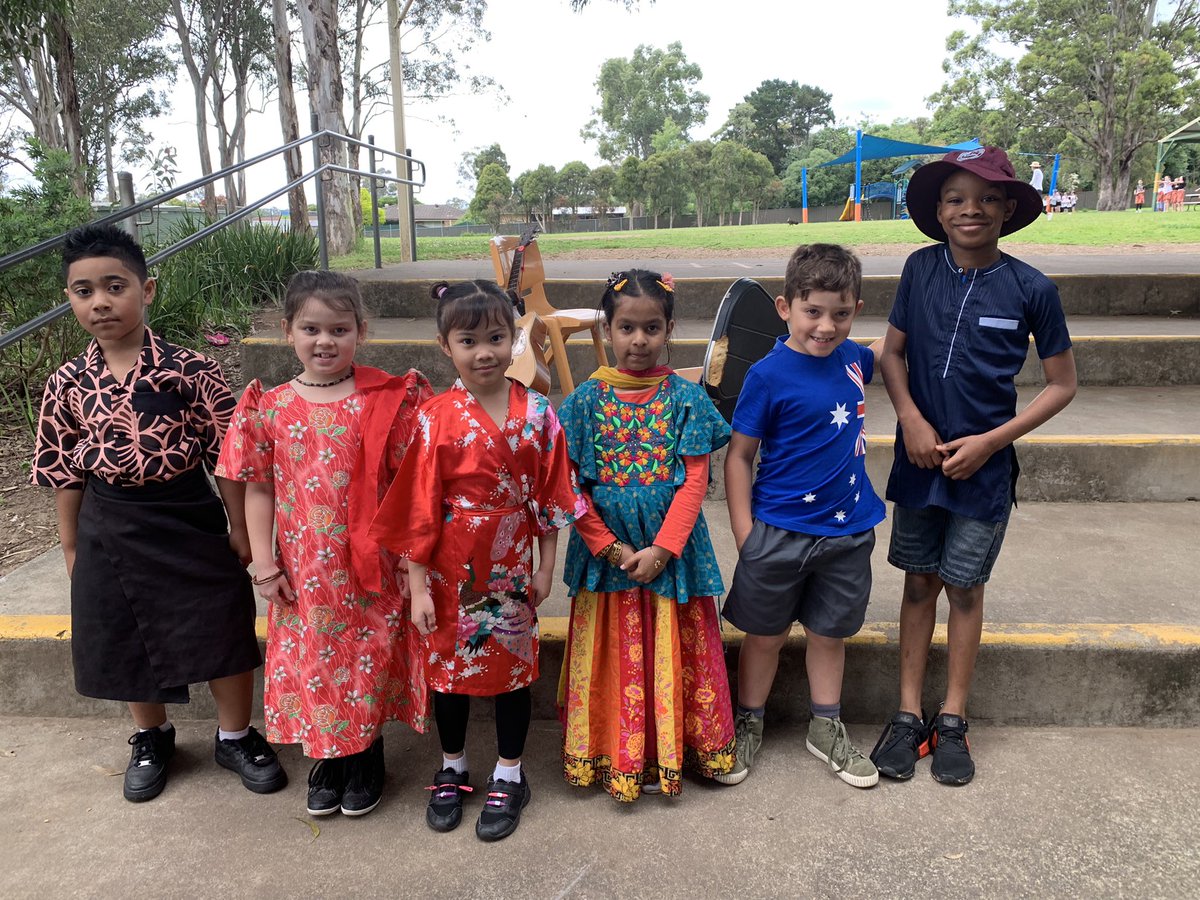 kylie_lyneham's tweet photo. Learning from each other is just the best part of celebrating Multicultural Week @SackvilleStPS #sackcess @_iEndo @siobhan_staats @michellemurhan @dizdarm https://t.co/uHR6XQeYsi