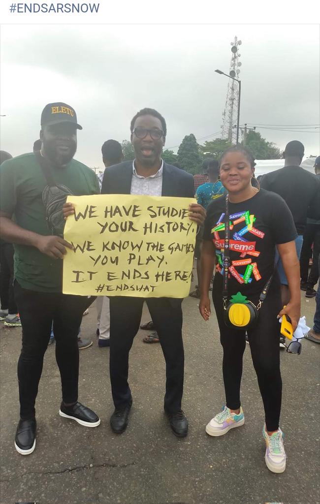 itispeterflames's tweet photo. OUR COMMON ENEMY IS BAD GOVERNANCE
THIS TIME VOTE WISELY

SEGUN ADEWALE (AEROLAND)
#ENDSARMEMORIAL2
#EndSARSMemorial2 
#EndSARSMemorial 
#ENDSAR 
#LekkiMassacre 
#EndPoliceBrutality
WHO GAVE THE ORDER
Rest In Peace Heroes
WE WILL NEVER FORGET https://t.co/IQc53iq38N