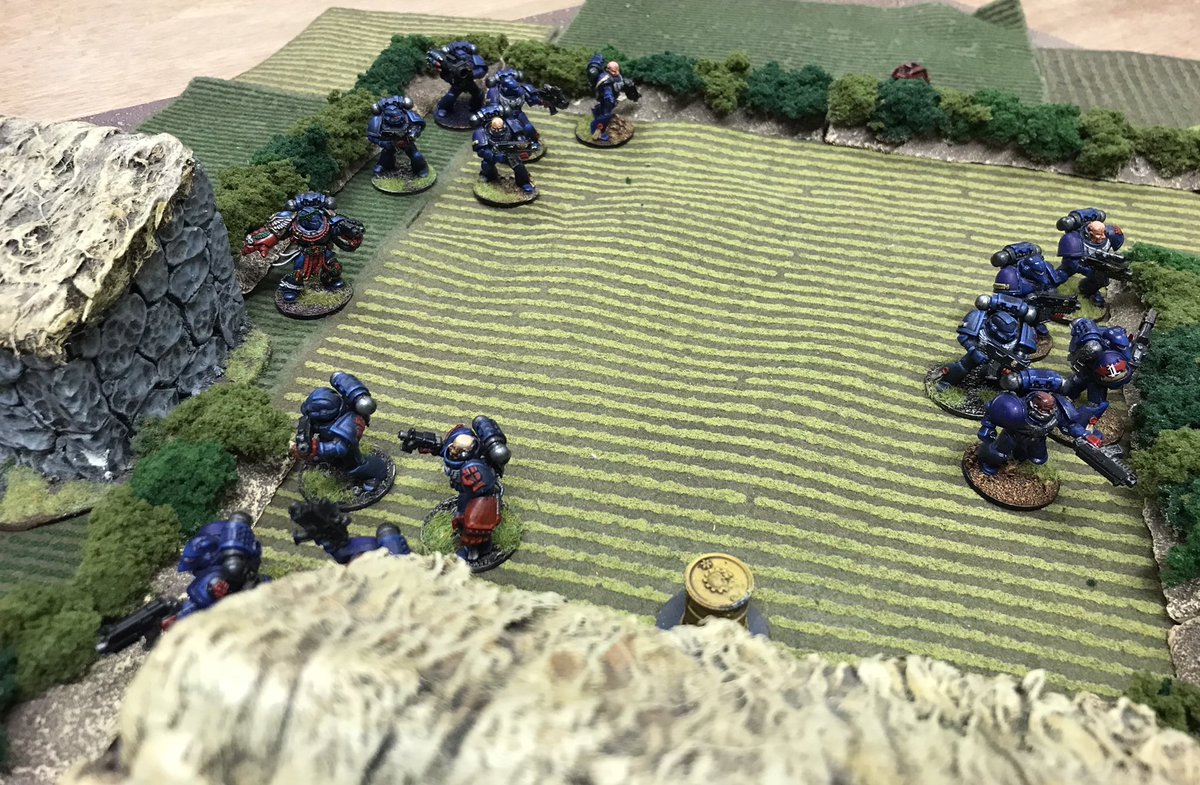 Binx_Paints's tweet photo. Played Battle at the Farm last night. The Crimson Fists, led by Pedro Kantor hunkered down in the potato field ready for the impending Ork attack (1/3) #WarhammerCommunity #35yearsof40k https://t.co/5hDrjLn3xe