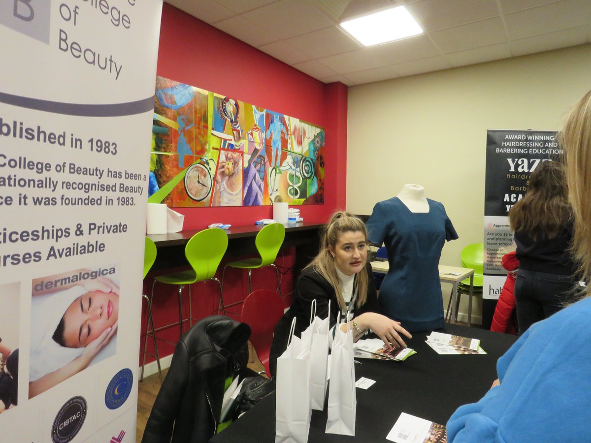 PrinceHenrysGS's tweet photo. What a fabulous Careers Fair last night! Thank you so much to all the employers who came, it was such a brilliant opportunity for all the students who visited. #Careers #FreeYourFuture https://t.co/QmGnHEU506