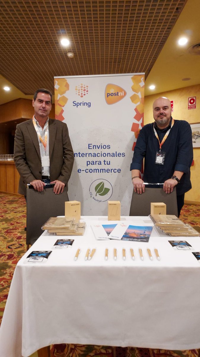 SpringIvan's tweet image. Empezando la mañana en #EcommerceTourZaragoza