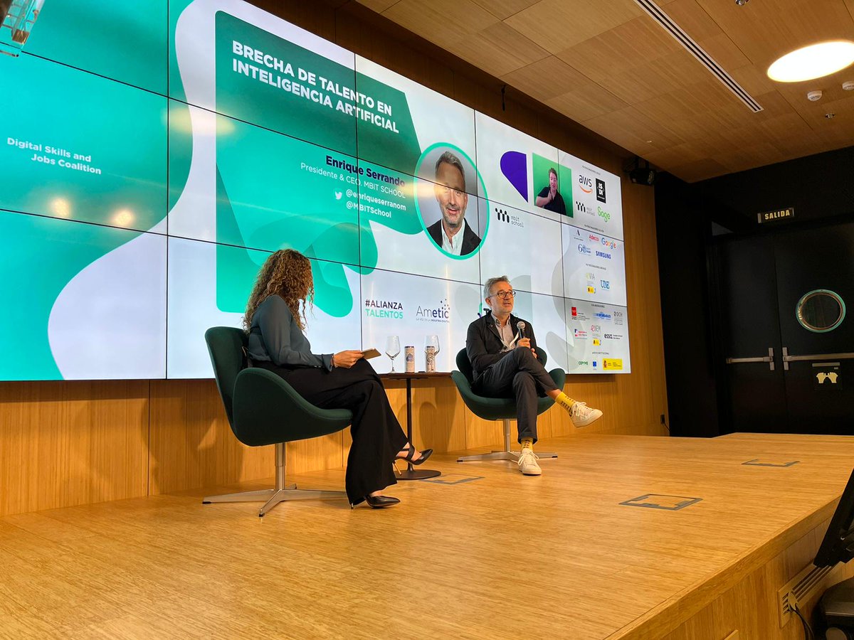 _manuelmoreno's tweet photo. 🔴.@enriqueserranom Presidente &amp; CEO de @MBITSchool en #AlianzaTalento5 @AMETIC_es habla sobre #Talentodigital y el cambio de cultura empresarial: "Hay 2.085 puestos de Data Engineer y Data Analyst que no están hoy cubiertos, según datos del área de Analytics de @tinamicabigdata" https://t.co/ovJcUD5HxW