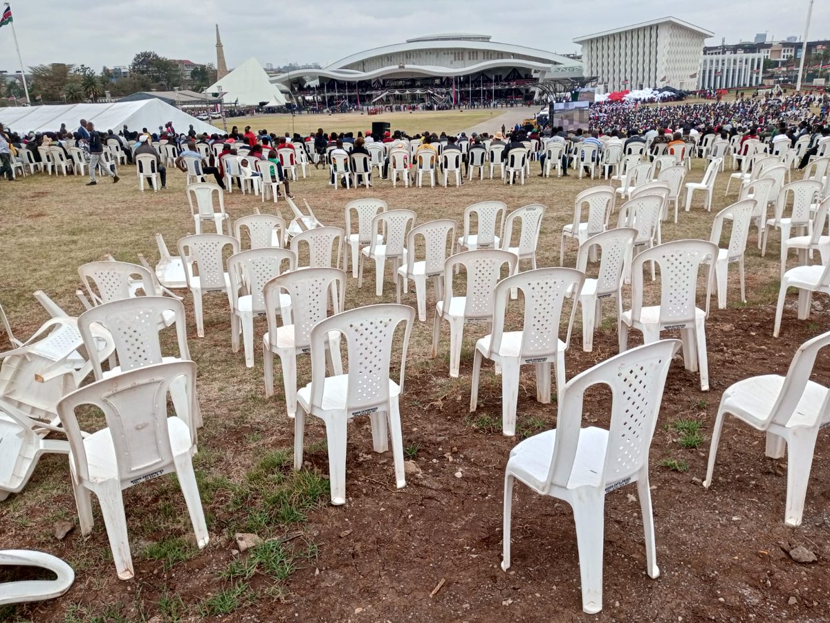 abuga_makori's tweet photo. I am not shocked with the situation at Uhuru Gardens. This happens when you rig election, lack legitimacy. William Ruto did not beat Raila Odinga. Wafula Chebukati helped his long time friend. Also, hustlers are disappointed. The cost of living has even worsened. https://t.co/456uCXiIpl