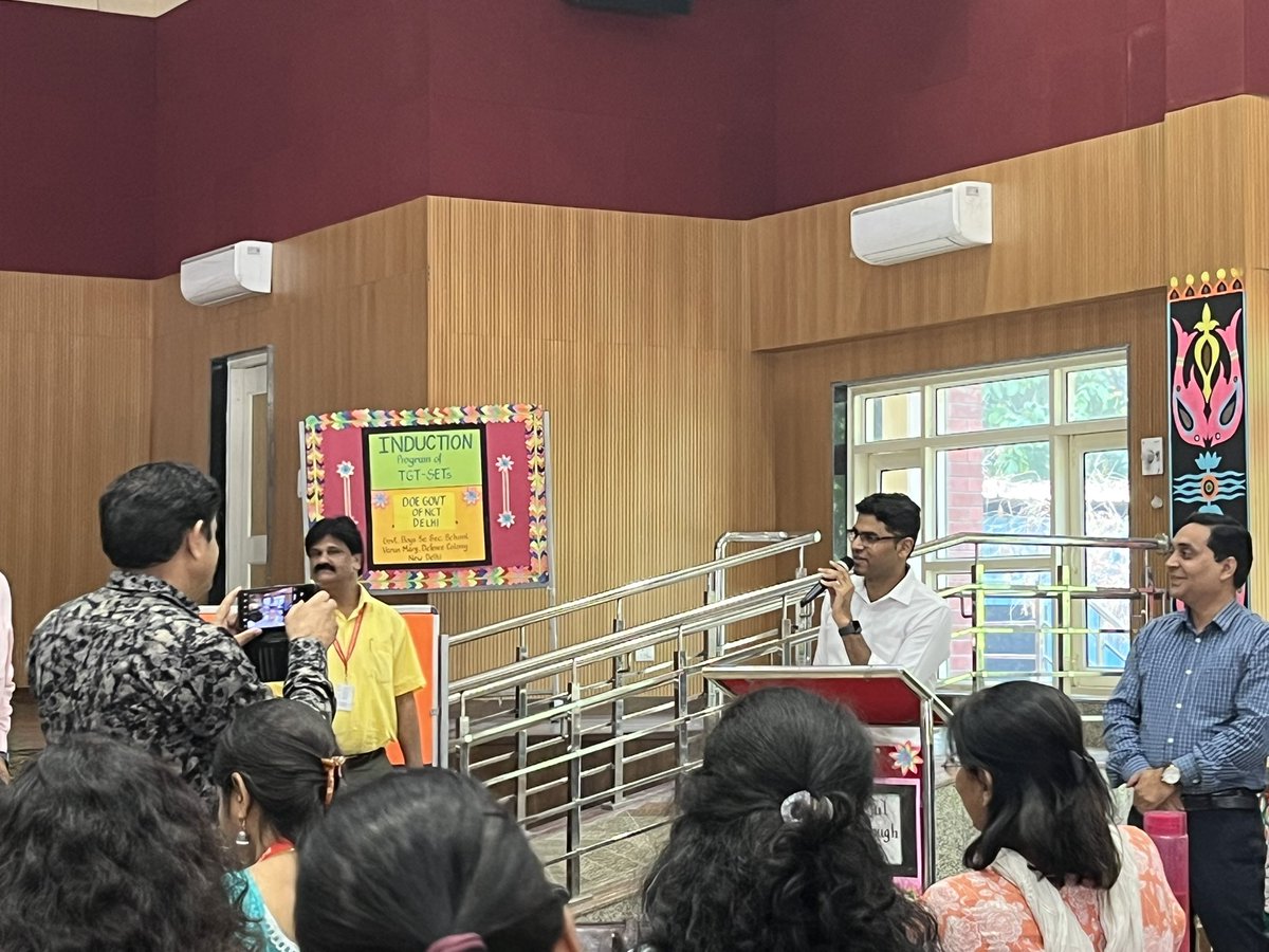 NassaVanita's tweet photo. Social media empowers you if used precisely.. Under the guidance of Director sir &amp; OSD sir Mentors are learning accurate use of Social Media  @gupta_iitdelhi @PbpandeyB @SumanRelan @vats_neel @rohit_upadhyaya https://t.co/MOPjESCxRG