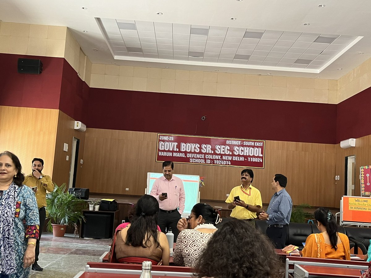 NassaVanita's tweet photo. Social media empowers you if used precisely.. Under the guidance of Director sir &amp; OSD sir Mentors are learning accurate use of Social Media  @gupta_iitdelhi @PbpandeyB @SumanRelan @vats_neel @rohit_upadhyaya https://t.co/MOPjESCxRG