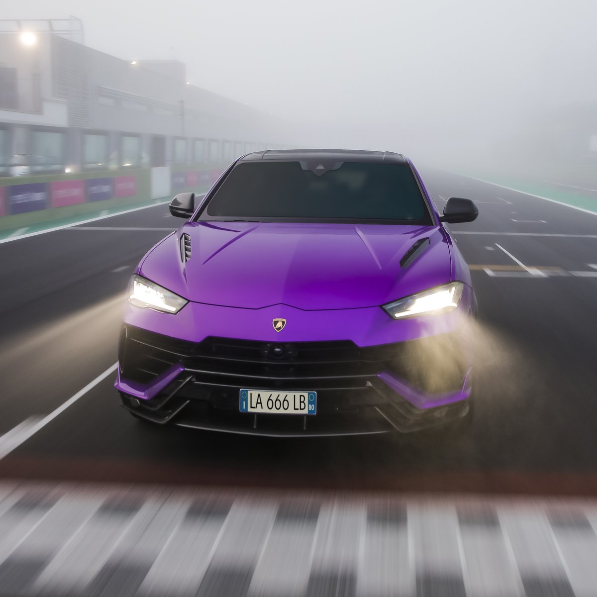 Lamborghini's tweet photo. All roads are made to raise the bar. And that's exactly what Urus Performante's dynamic debut and international launch in @Vallelunga was about.

#Lamborghini #UrusPerformante #ForBarRaisersOnly #AdPersonam

CO2 Emission and Fuel consumption combined: https://t.co/MLO6PI23fq